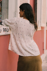 CAMISA ROMÁNTICA BORDADOS FLOR