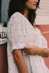 CAMISA ROMÁNTICA BORDADOS FLOR