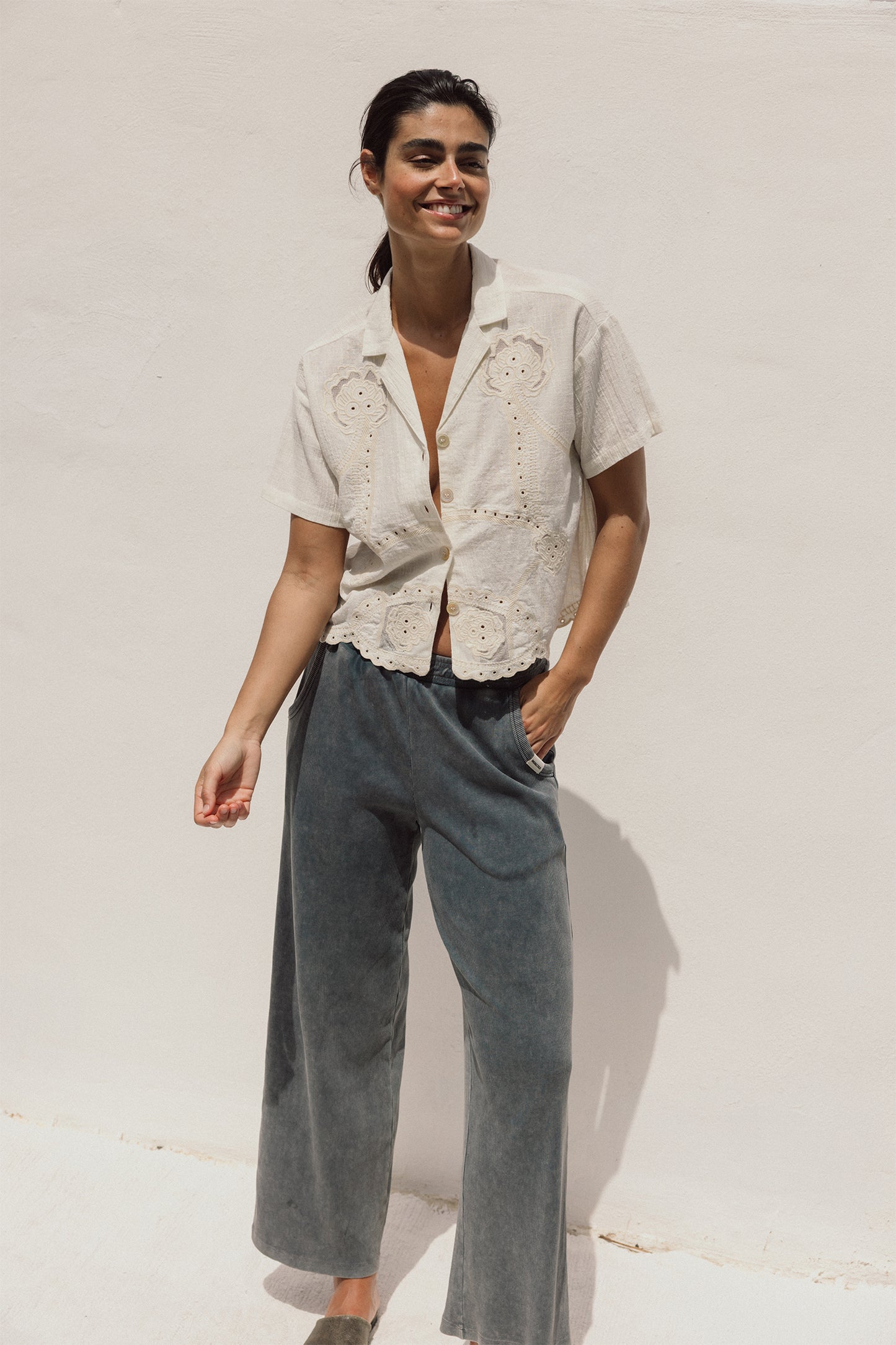 [CL] EYELET EMBROIDERED SHIRT