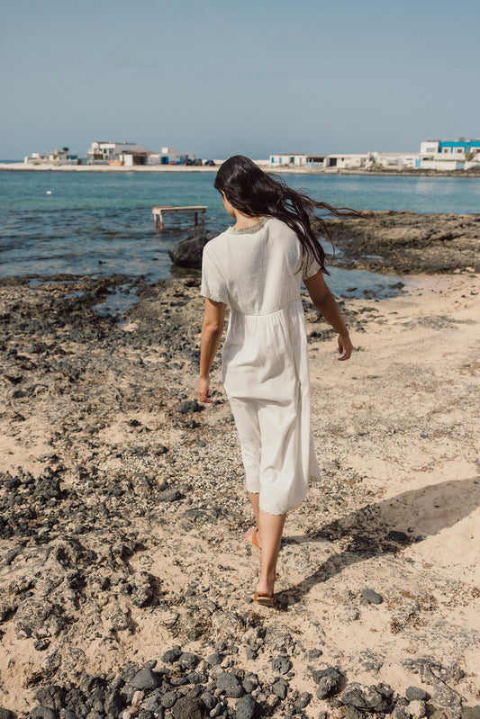 ROBE AMPLE À BRODERIES 4