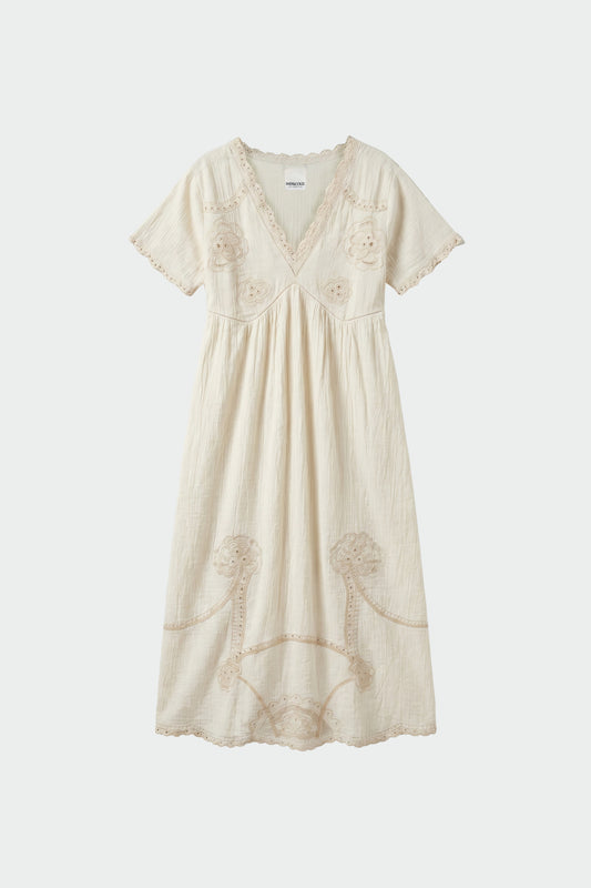 VESTIDO AMPLIO CON BORDADOS PERFORADOS 6
