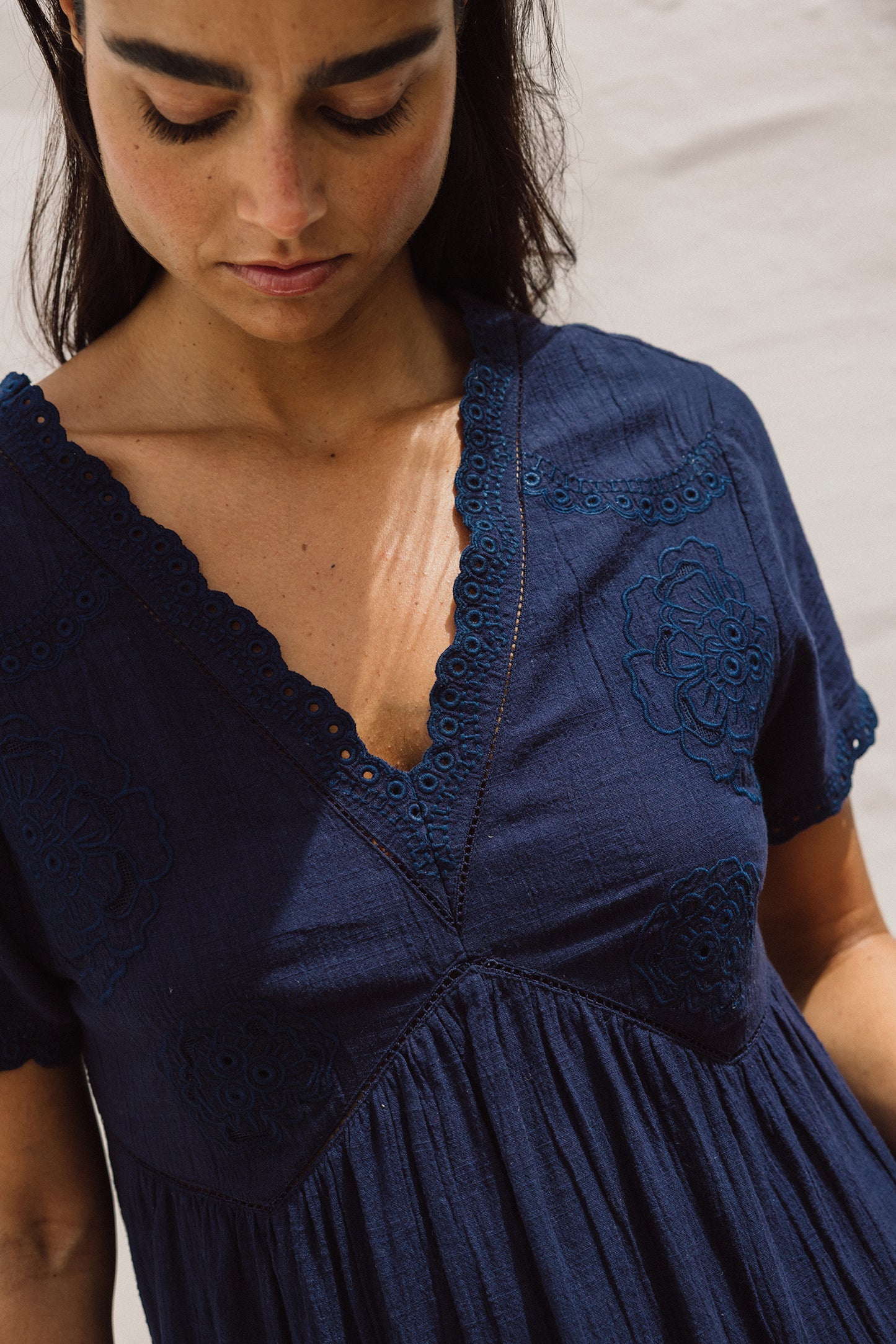 ROBE AMPLE À BRODERIES
