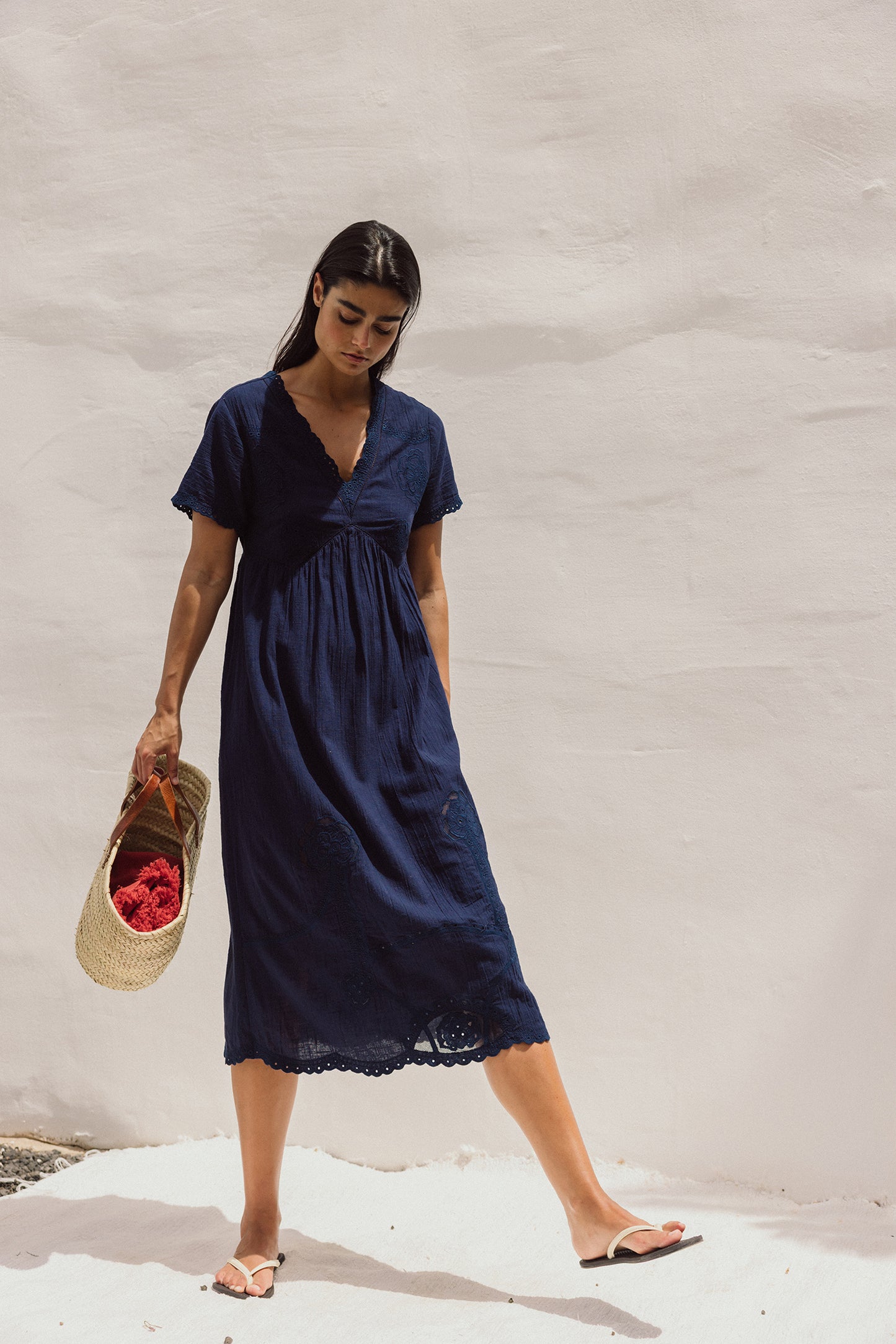 ROBE AMPLE À BRODERIES