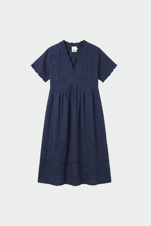 ROBE AMPLE À BRODERIES 5
