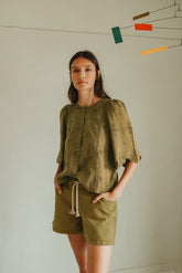 SHORT AVEC TAILLE ÉLASTIQUE ET CORDON