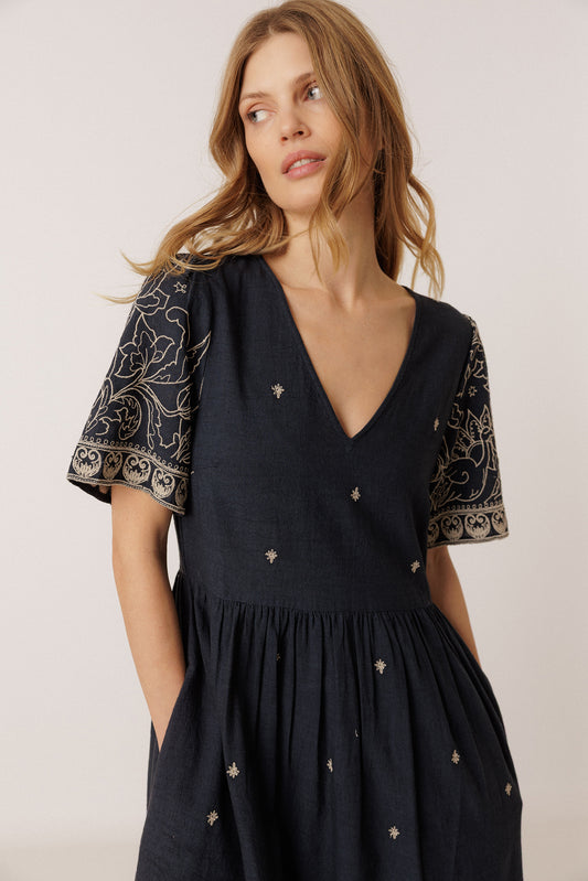 EMBROIDERED DRESS | INDI&COLD EMBROIDERED DRESS | INDI&COLD