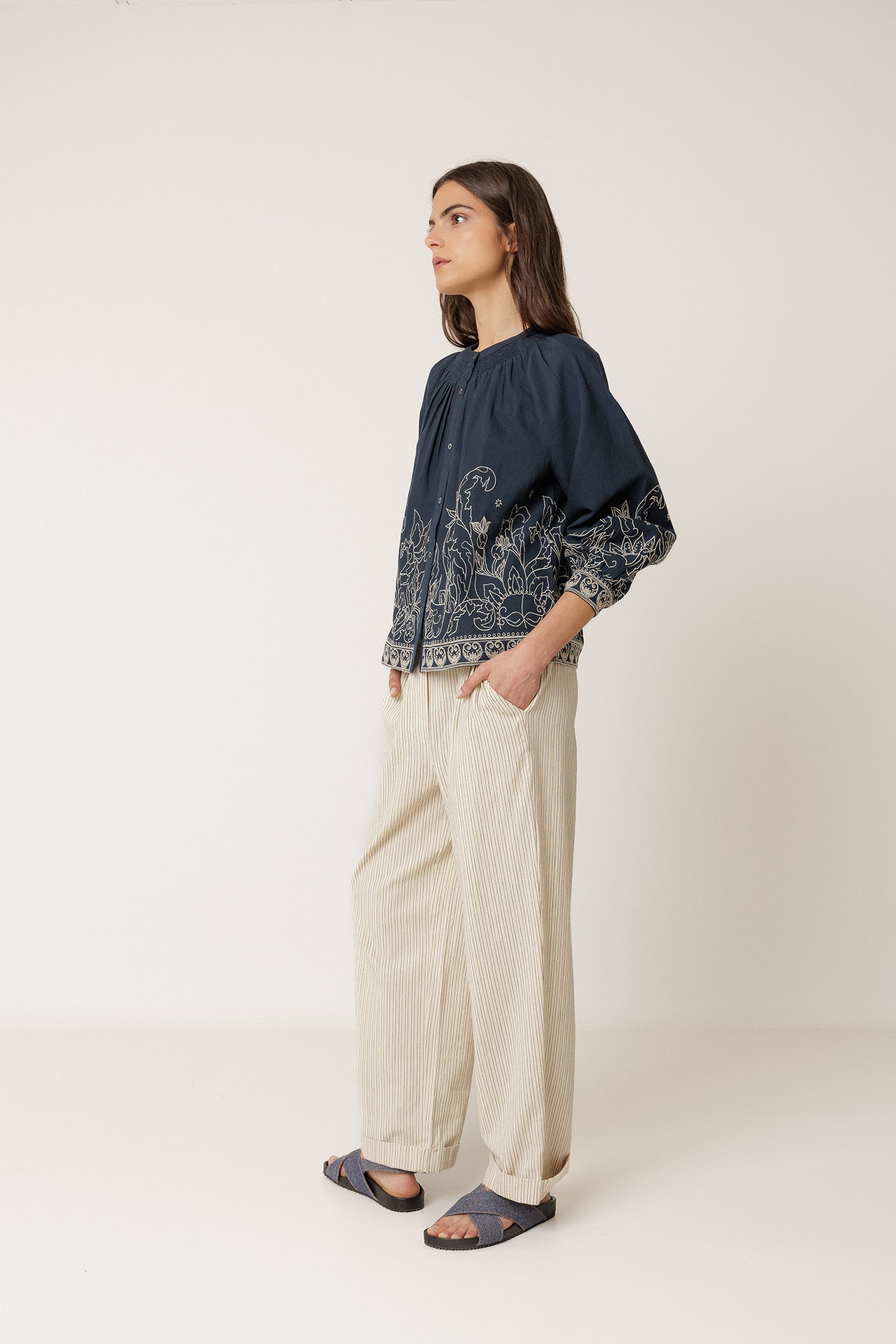 FLORAL HEM BLOUSE