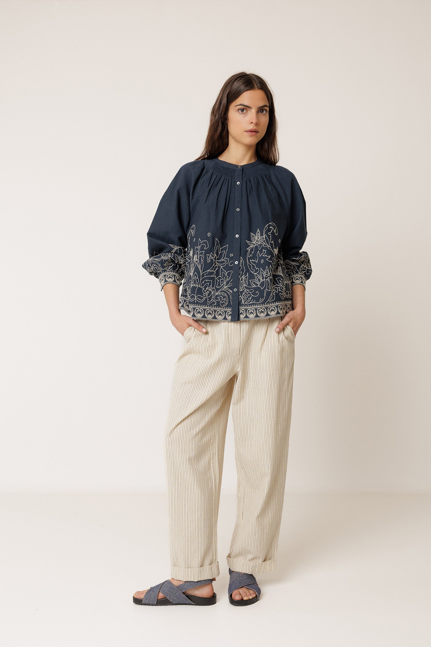 FLORAL HEM BLOUSE
