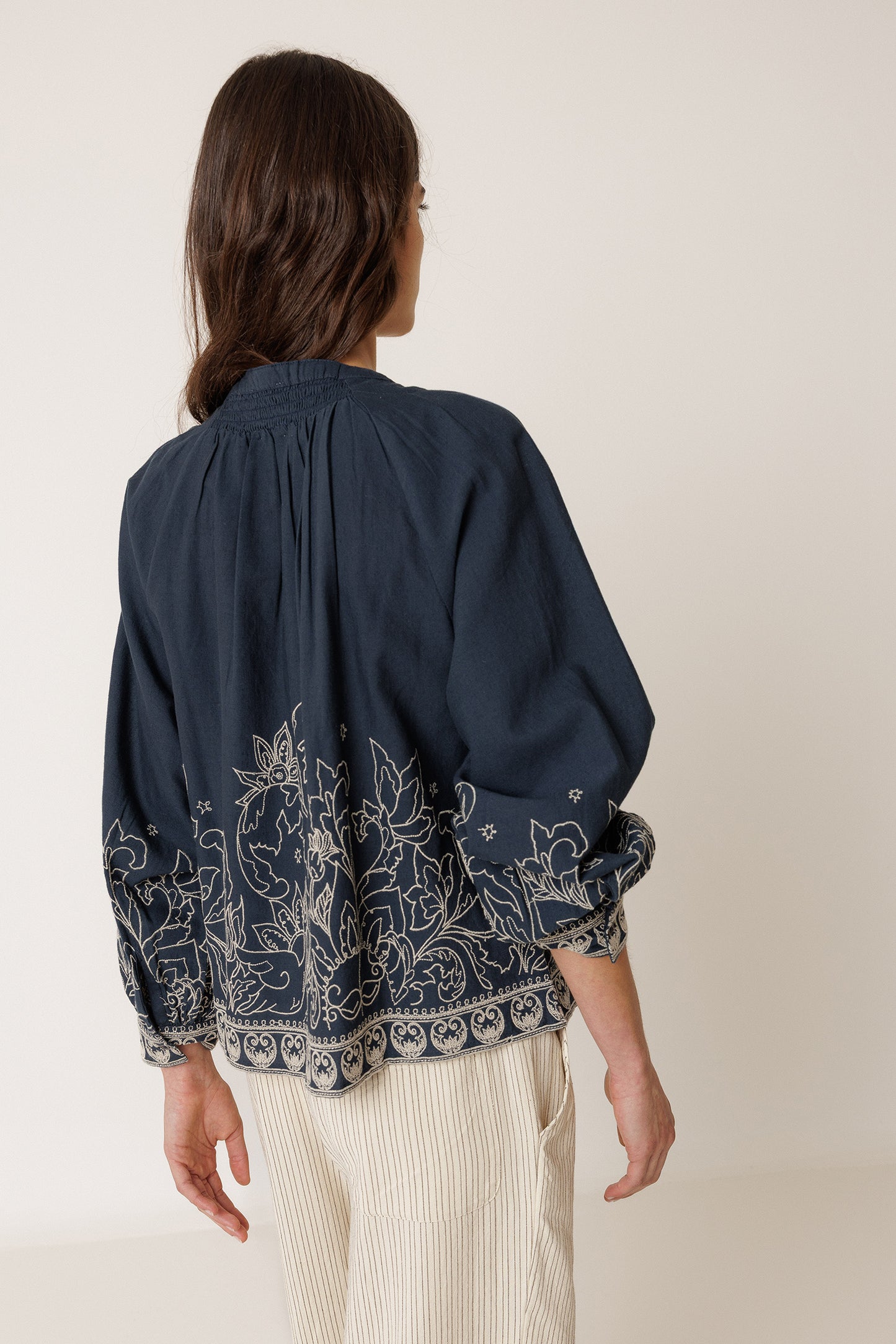 FLORAL HEM BLOUSE