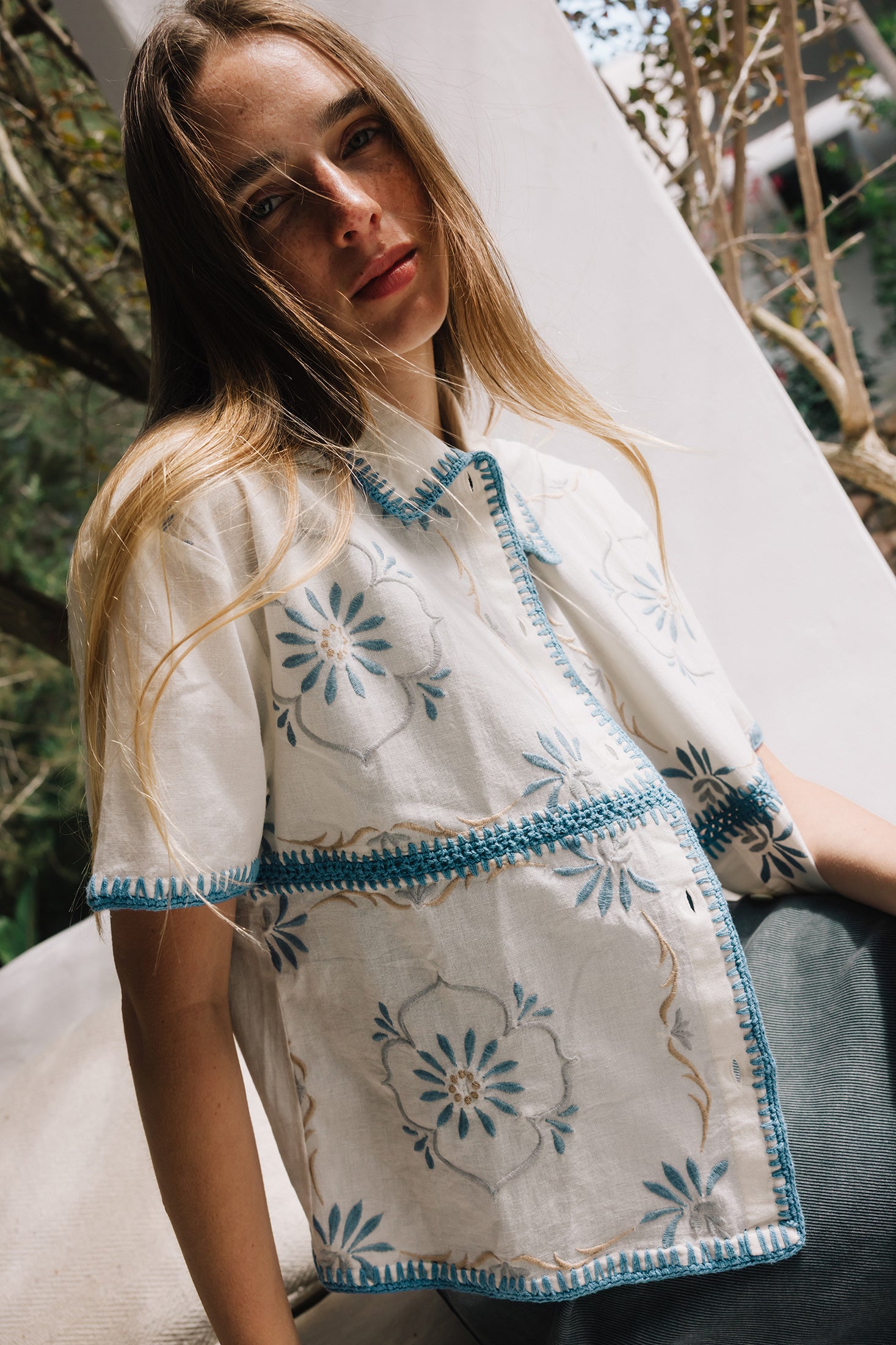 FLORAL EMBROIDERED SHIRT | INDI&COLD