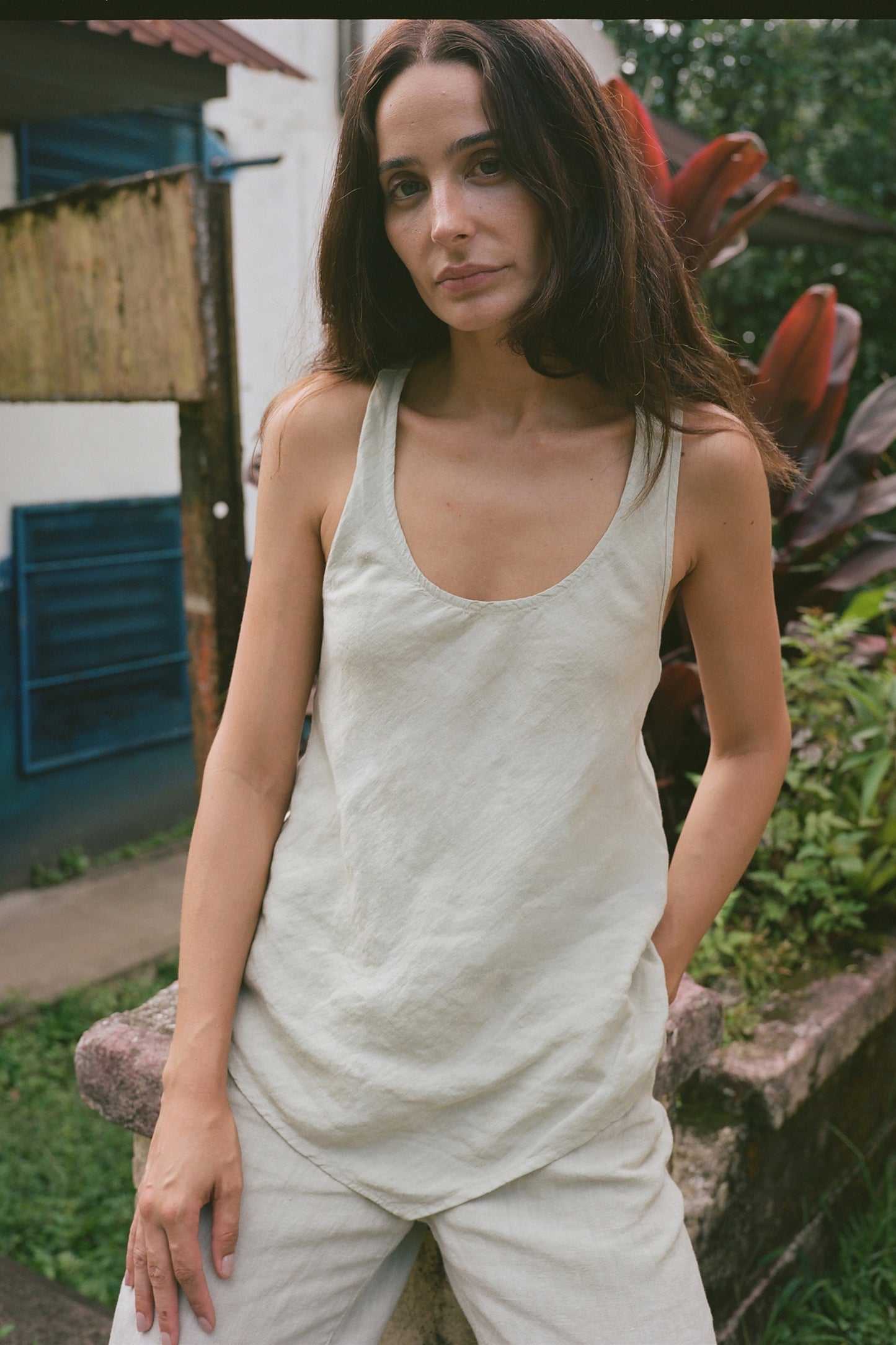 [CL] LINEN TOP WITH ASYMMETRICAL HEM