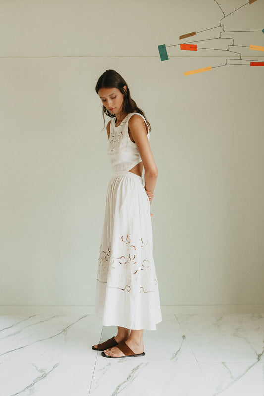 EMBROIDERED-DETAIL DRESS 1