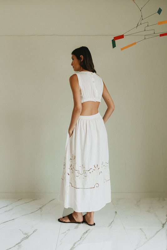 EMBROIDERED-DETAIL DRESS 5