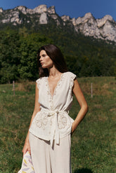 FLORAL EMBROIDERY TOP