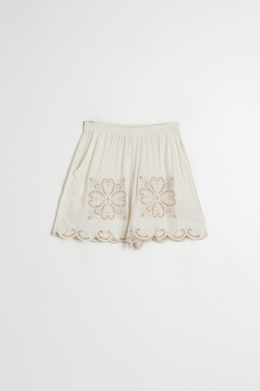 SCALLOPED EMBROIDERY SHORT 5