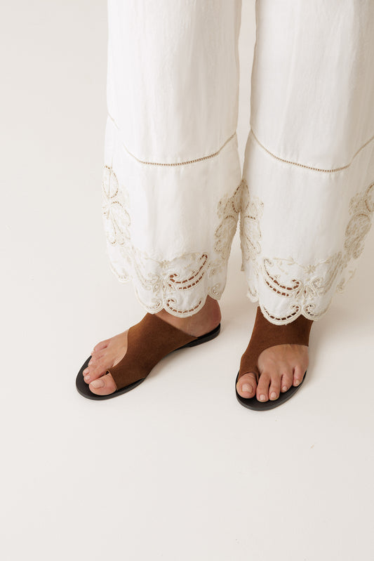 PANTALON BAJO BORDADO 2