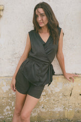 CAMISA SATINADA CON LAZADA