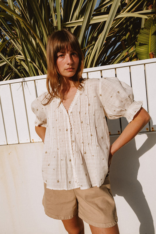 [CL] SHORT-SLEEVED ELASTIC SHIRT 1