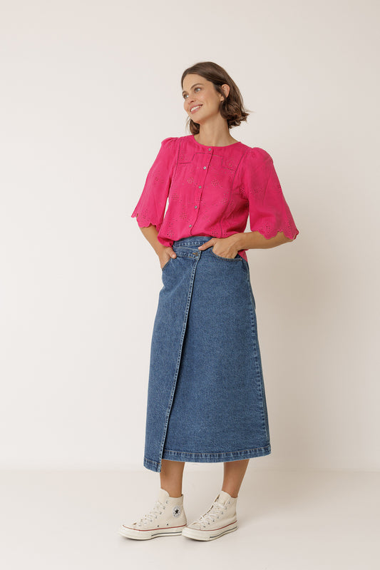 BOXY SHIRT WITH SCHIFFLI EMBROIDERY 3