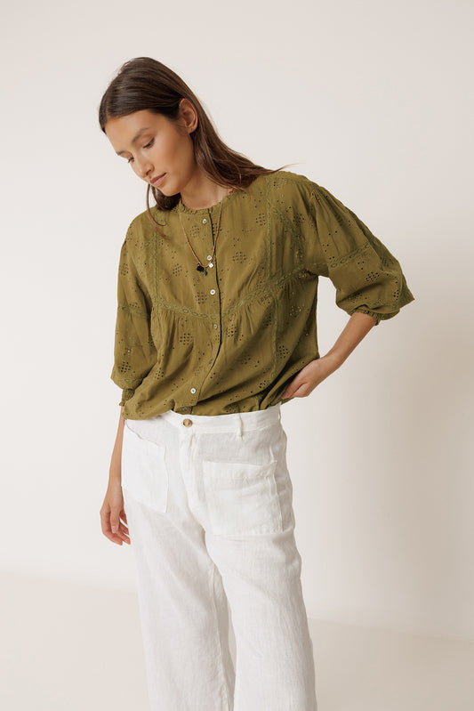 CHEMISE EN BRODERIE SUISSE 2