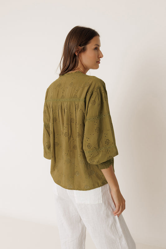 CHEMISE EN BRODERIE SUISSE 5