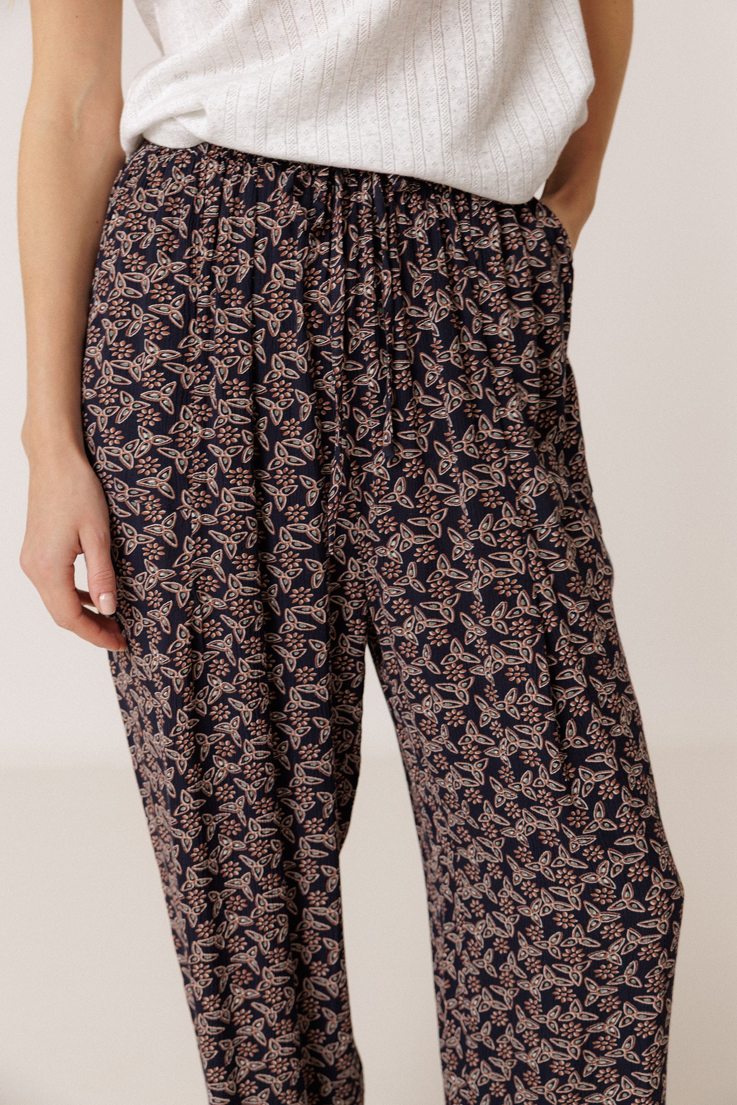 FLOWY BLOCK-PRINT PANT