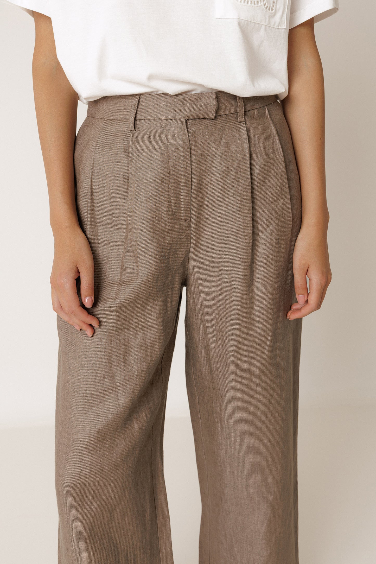 PLEATED LINEN PANT