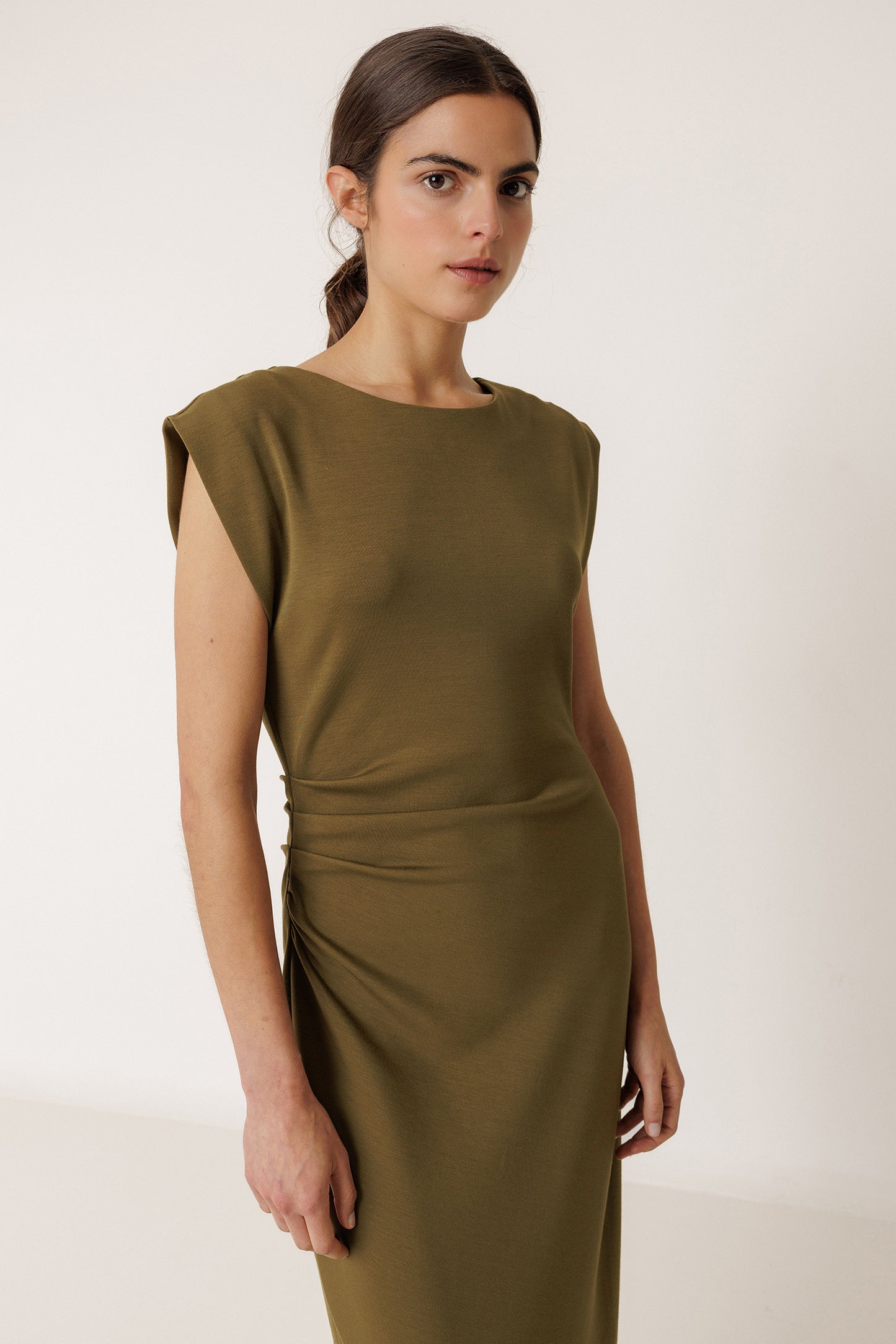 VESTIDO AJUSTADO PLIEGUES