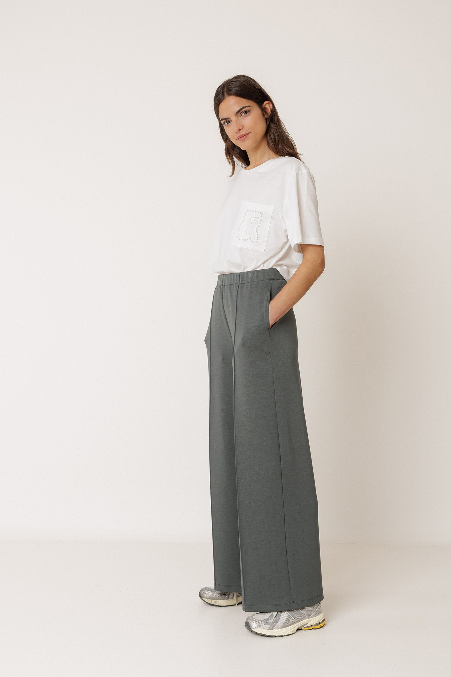 FLOWY MODAL PANT