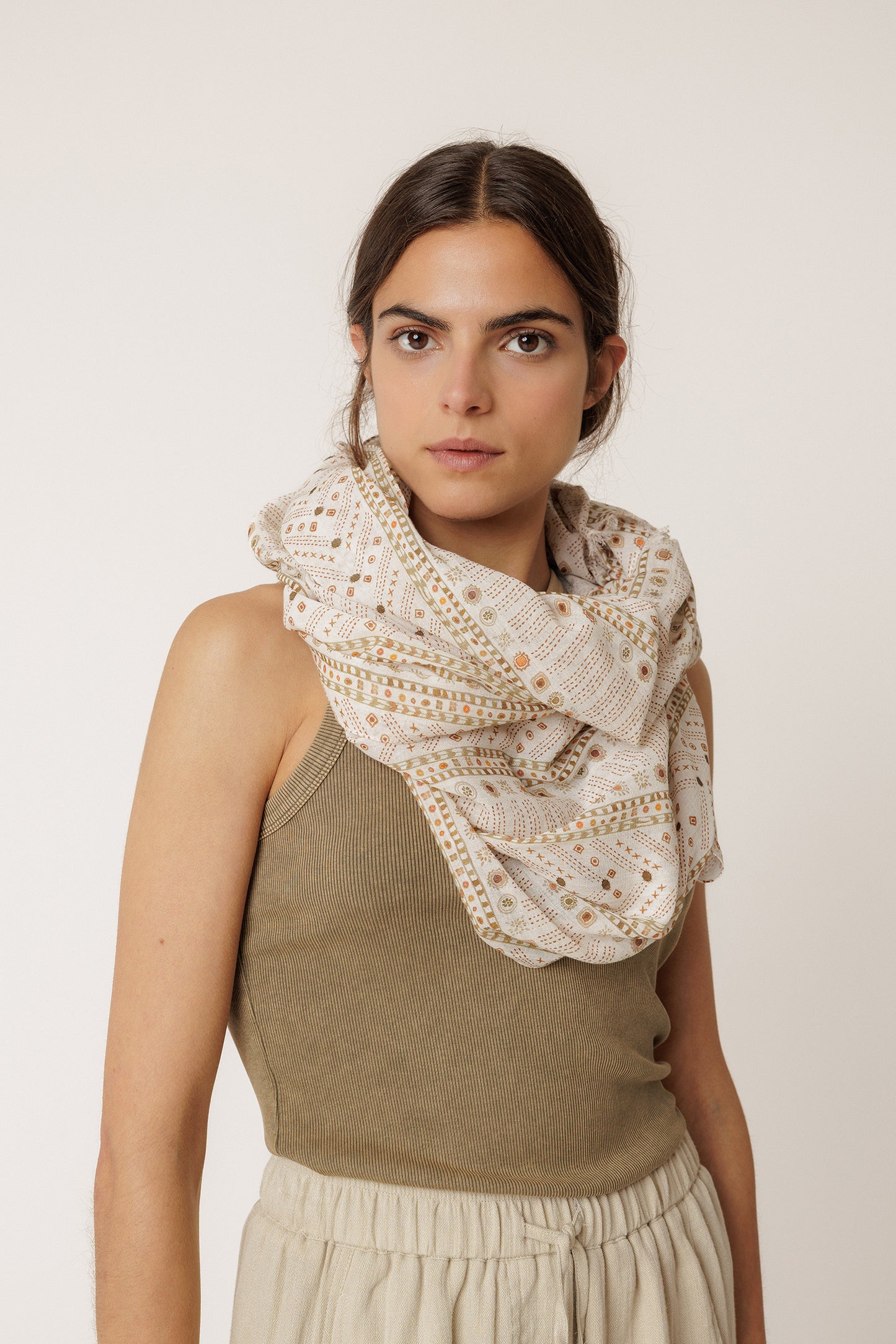 FOULARD IMPRIMÉ ÉTHNIQUE