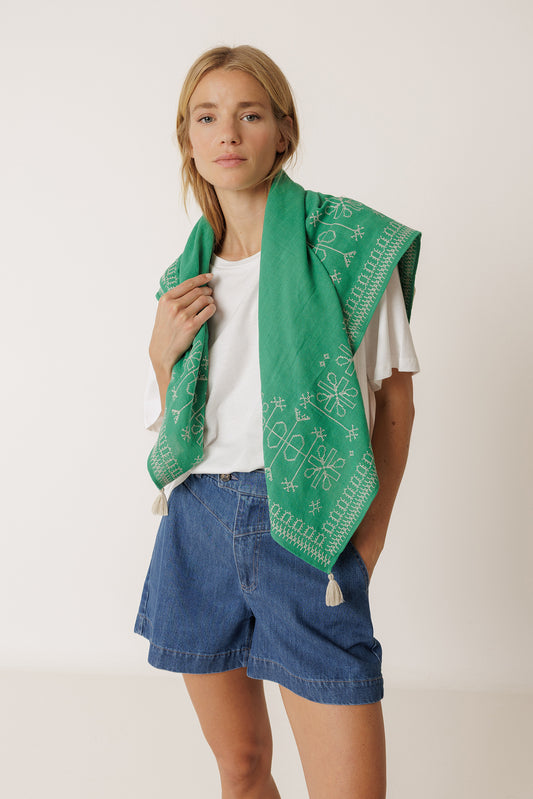 FOULARD À BRODERIES ÉTHNIQUES 1