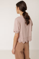 CAMISETA BOXY BORDADA