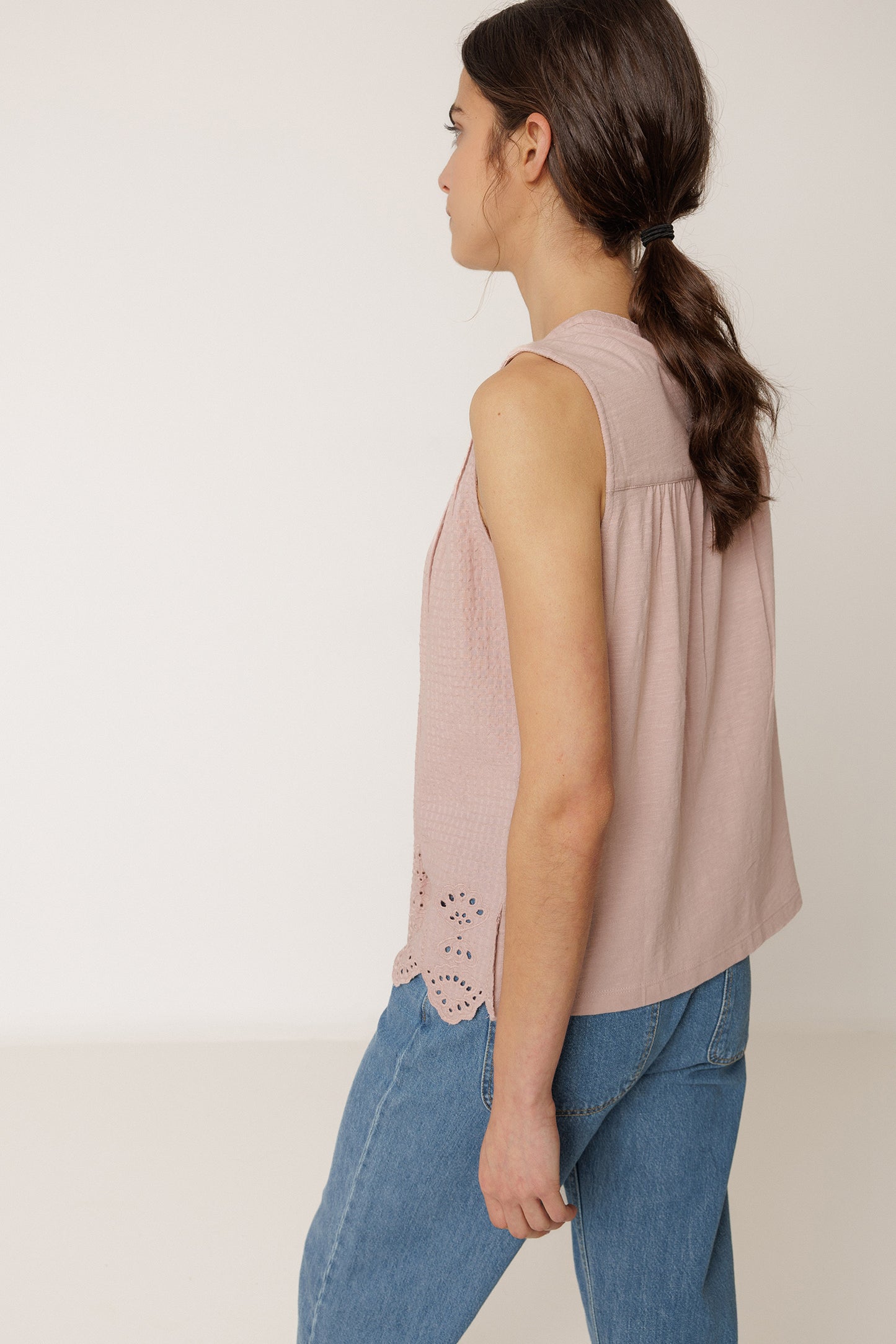 CAMISETA COMBINADA BORDADA