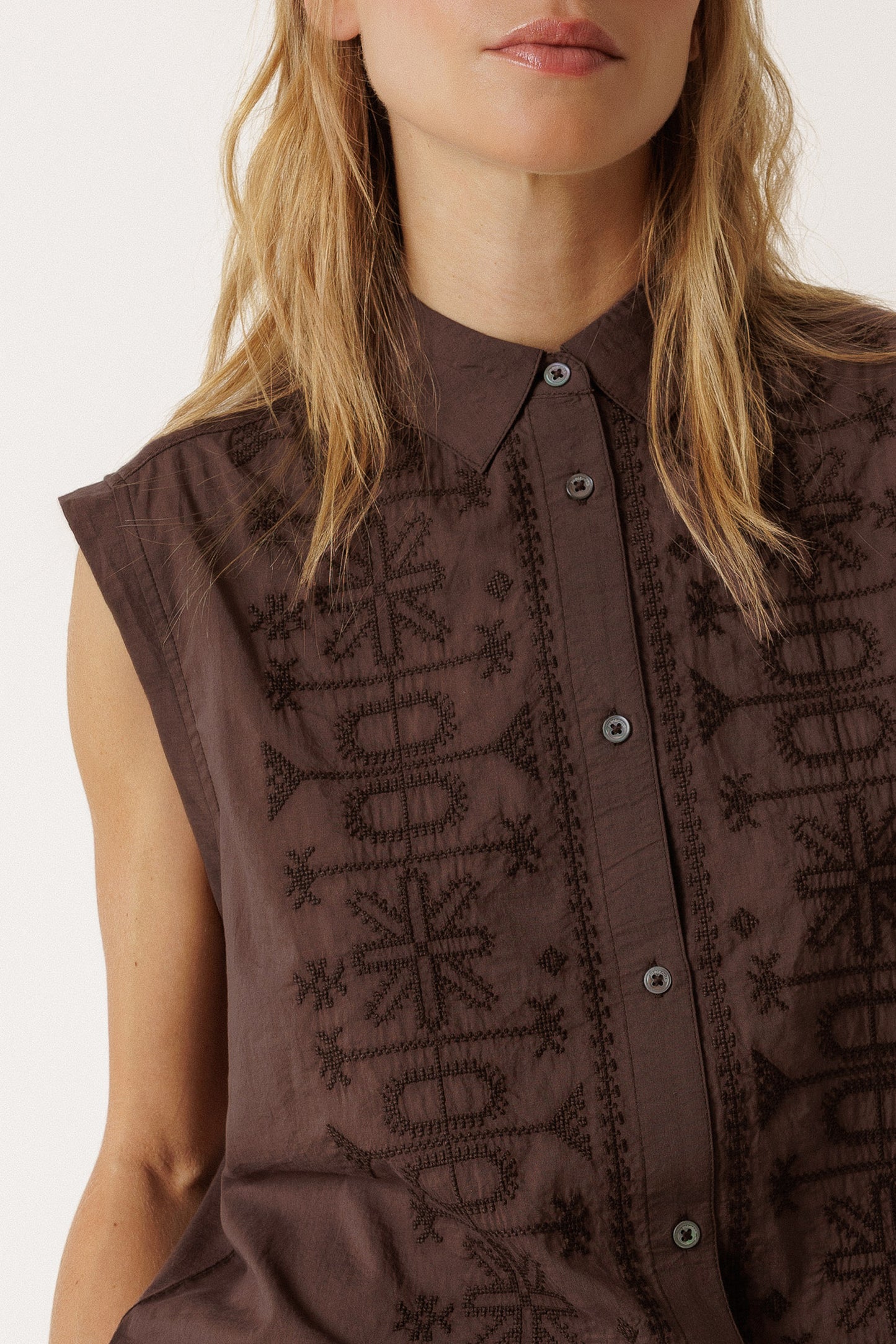 COMBINATION EMBROIDERED TEE