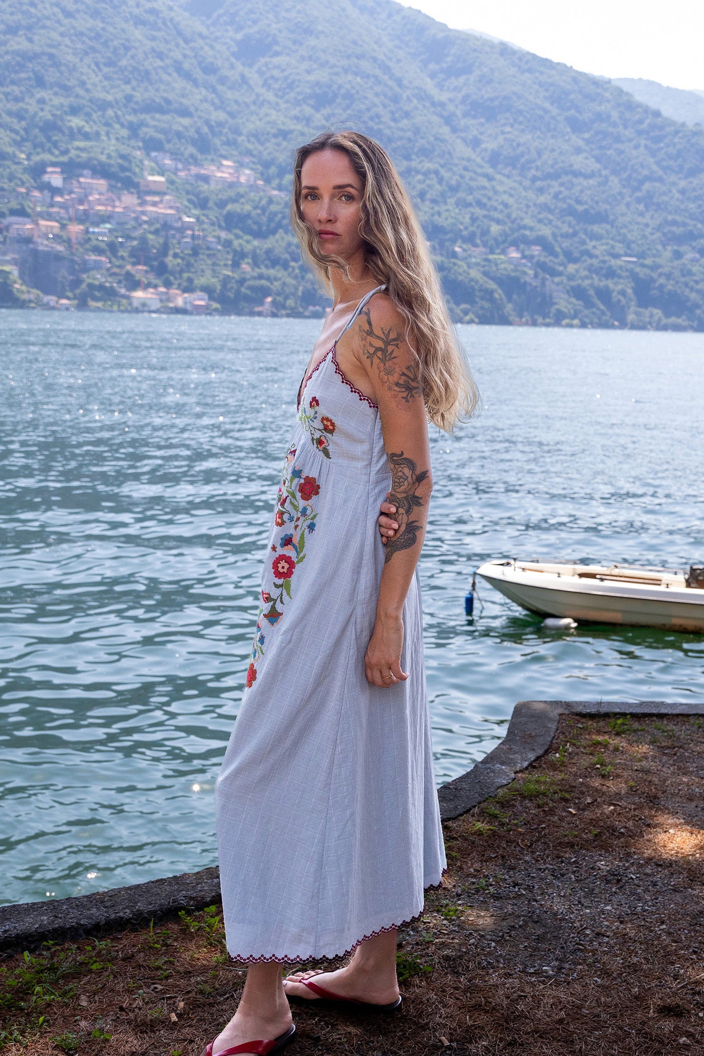 VESTIDO TIRANTES PUNTO DE CRUZ