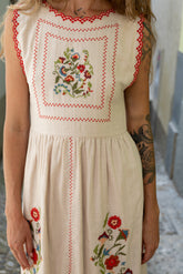 VESTIDO BORDADOS PUNTO DE CRUZ